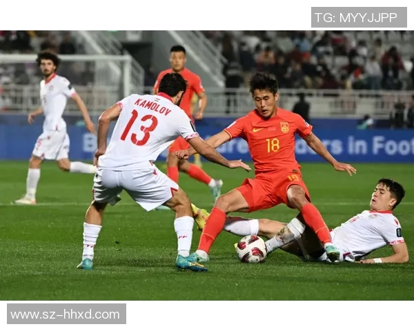 国足迎战卡特尔力争胜利展现团队精神与拼搏决心